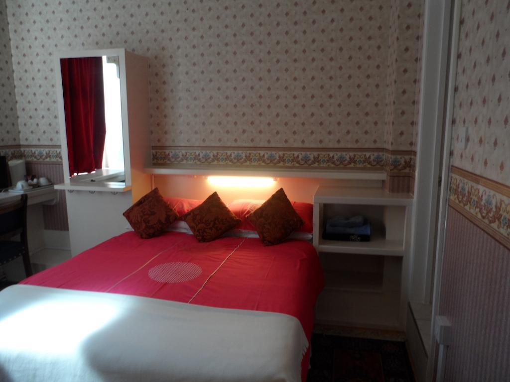 Galway Guest House 웨이머스만 객실 사진